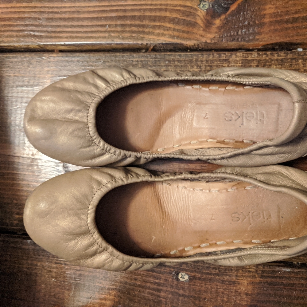 Gold tieks